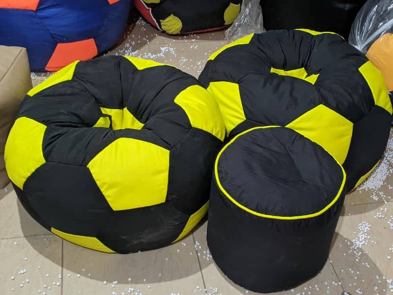 Football bean bag sofa 0