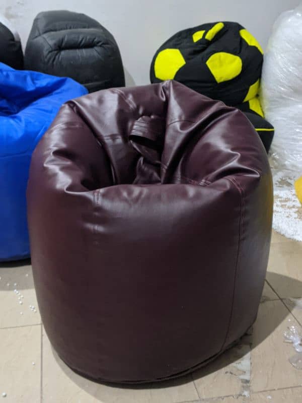 Leatherite bean bag sofas / Adult size bean bags 15