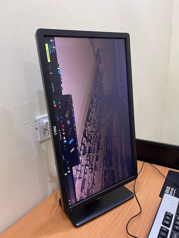 Dell 24 inch led monitor 1