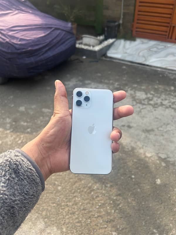 Iphone 11 pro Pta approved 5