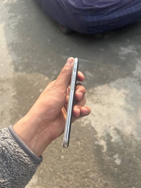 Iphone 11 pro Pta approved 6