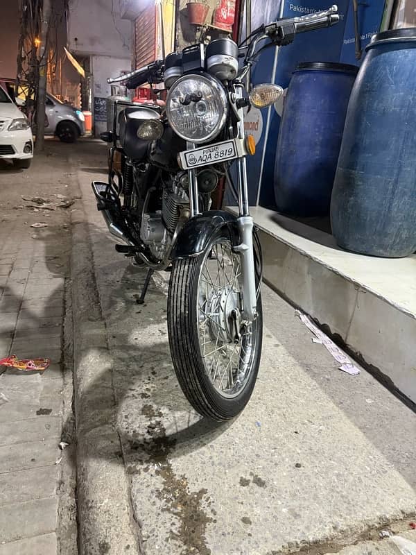 Suzuki GS150 1