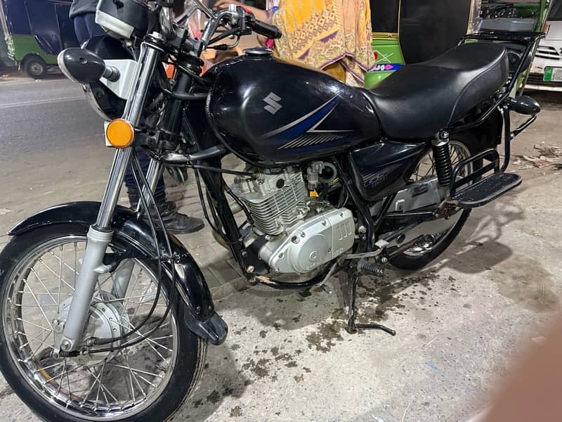 Suzuki GS150 2