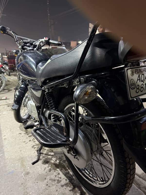 Suzuki GS150 6