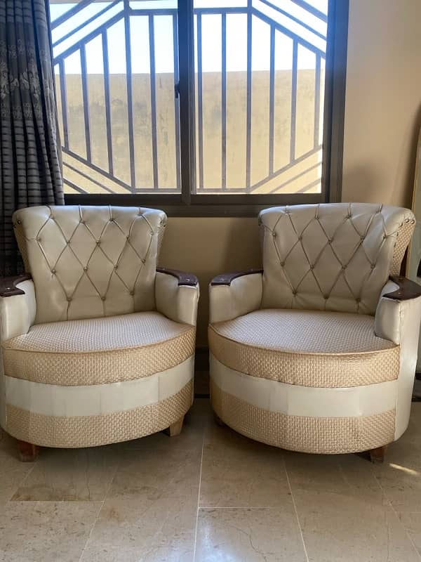 5 Seater sofa set with table (free covers available ) 0