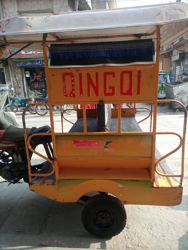 I am selling my QINGQI 100cc rickshaw condition 10/8 1