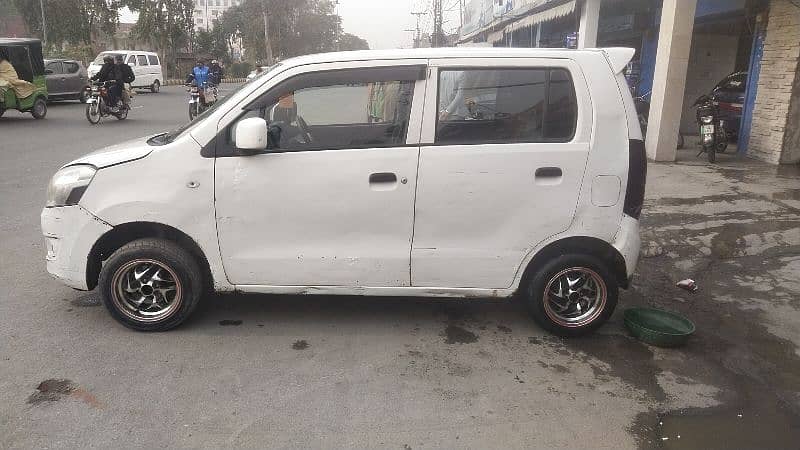 Suzuki Wagon R 2018 4