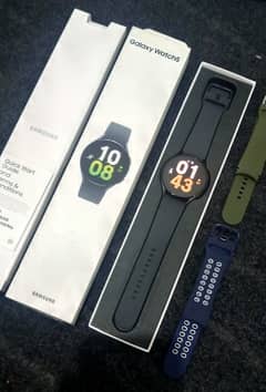 Galaxy Watch 5 by Samsung