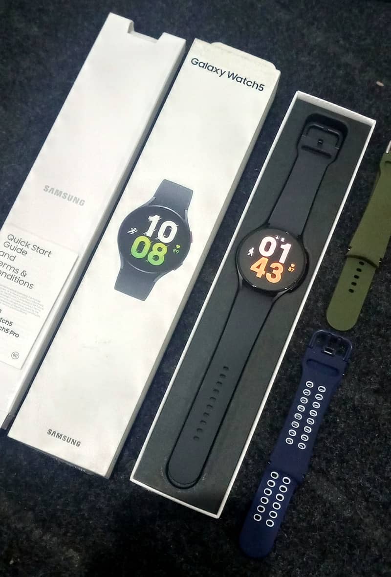 Galaxy Watch 5 by Samsung 0