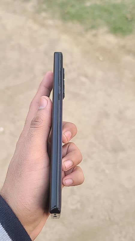 Moto Edge plus 12gb ram 256 pta apporad offical 4