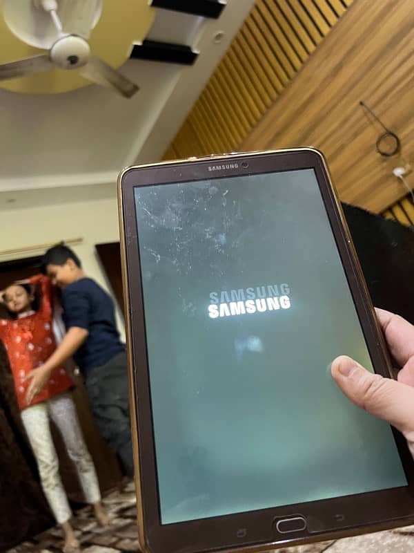 samsung tab E 1