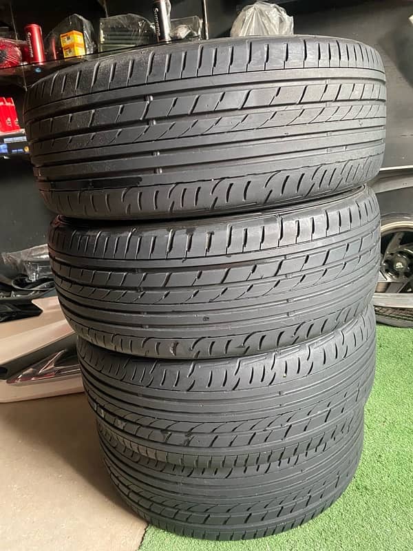 Honda Vezel RS original Dunlop Japnese tyers for sale. Size 225/50 R18 0