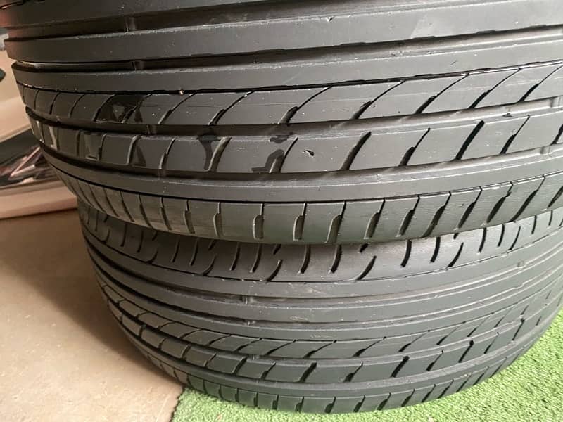 Honda Vezel RS original Dunlop Japnese tyers for sale. Size 225/50 R18 1