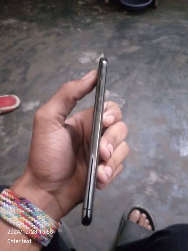 Iphone x 10 by 10 Condition 4