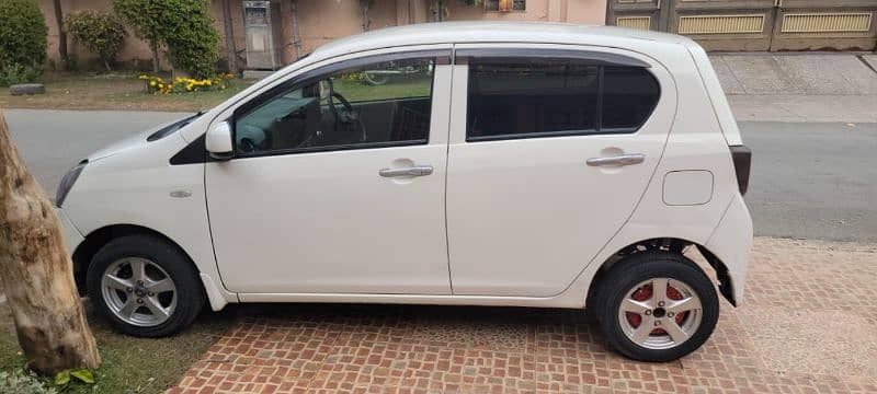 Daihatsu Mira 2013 3