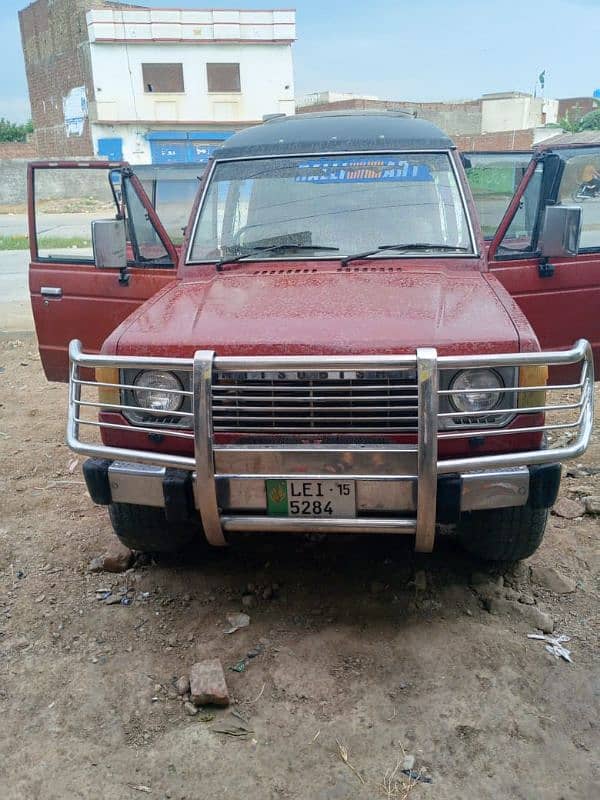 Mitsubishi Pajero 1987 13