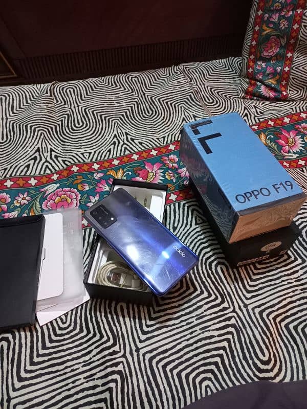 Oppo F 19 complte box 0