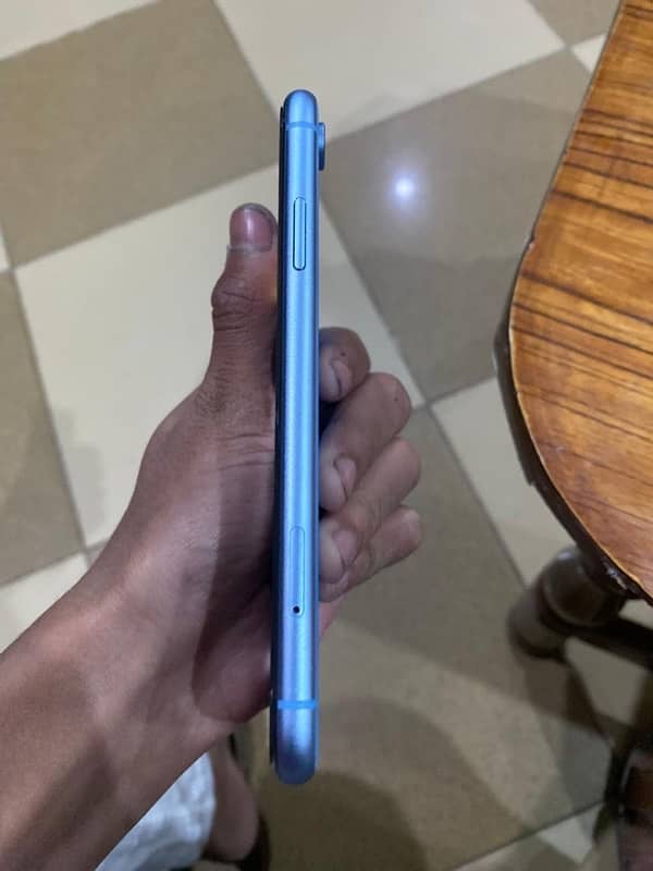 iPhone xr 64 gb jv 4