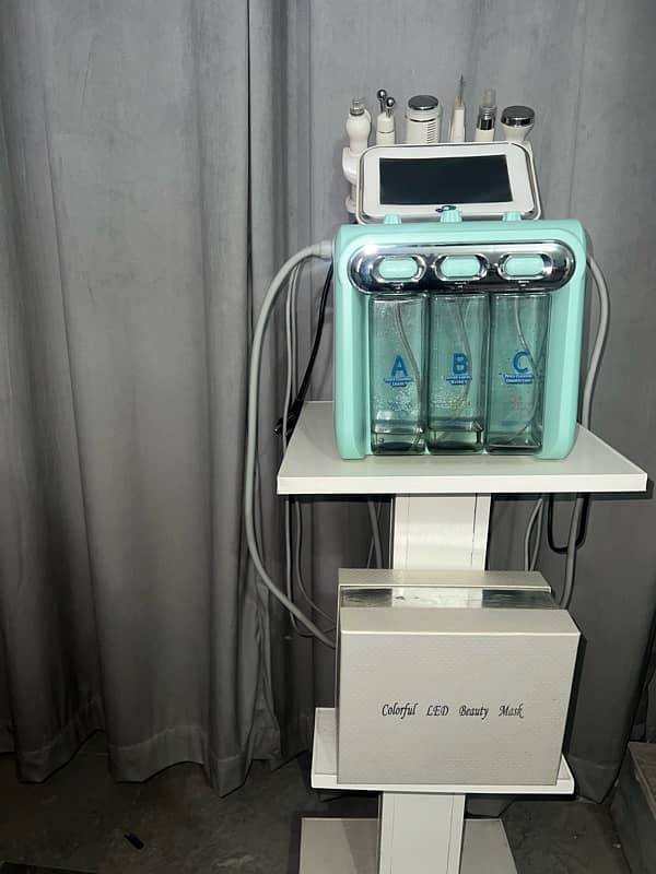 Hydra Facial Machine with 7 steps 3