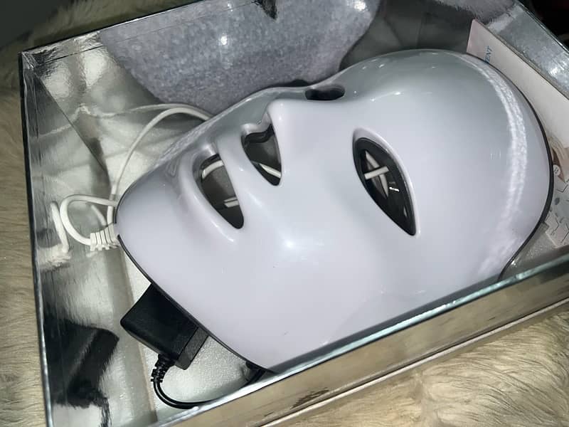 Hydra Facial Machine with 7 steps 6