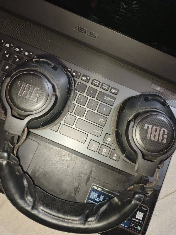 JBL GAMING HEADPHONES 4