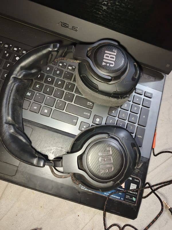 JBL GAMING HEADPHONES 5