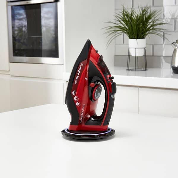 morphy richards easy CHARGE 2400W Cordless Iron 4