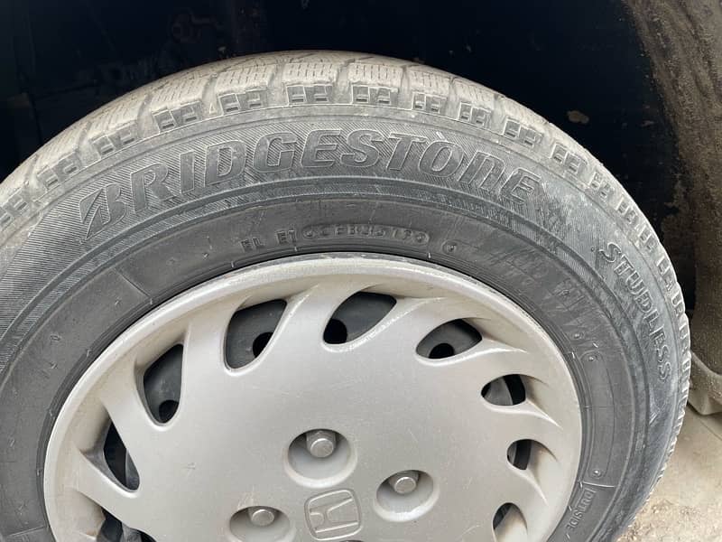 bridgestone tyres 185/40/13 with stepni 10