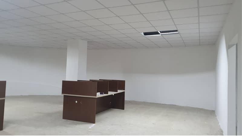 Area 1300 Sq. Ft Corporate Office Available For Rent On Reasonable Rent In Main Boulevard Road Gulberg 3 Lahore 2