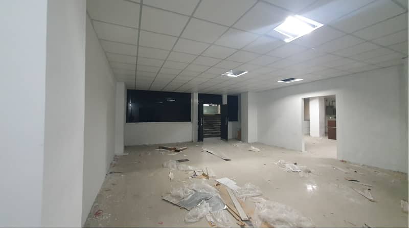 Area 700 SqFt Corporate Office Available For Rent On Reasonable Rent In Main Boulevard Road Gulberg 3 Lahore 2