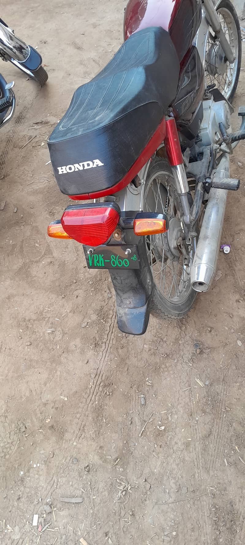 Honda CD 70 2018 3