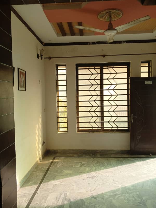 4 Marla first floor availabile for rent 0