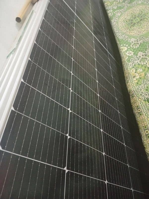 solar penal jinko 555 wat new not use 16500 0