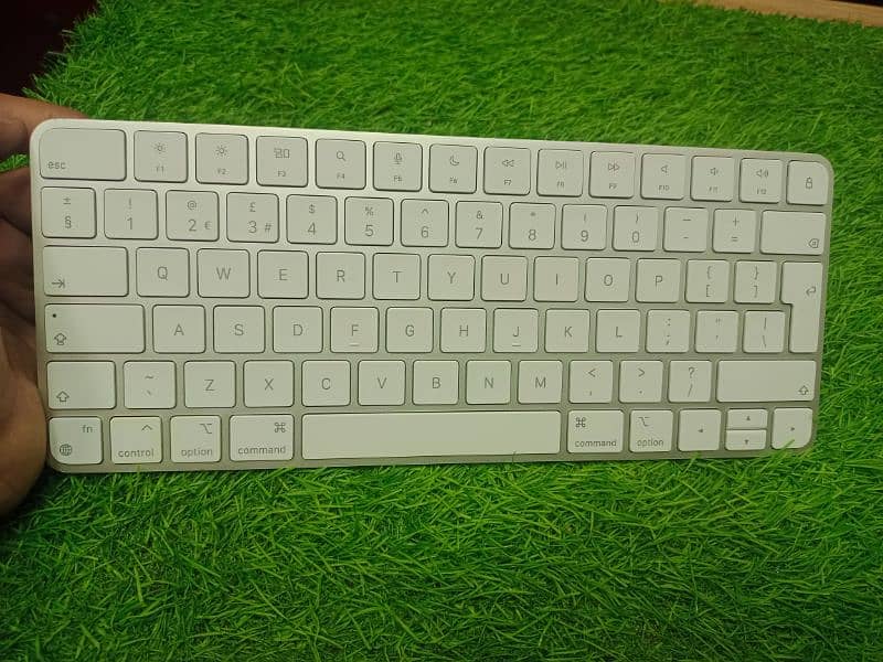 apple magic 3 keyboard Bluetooth wireless rechargable keyboard 0