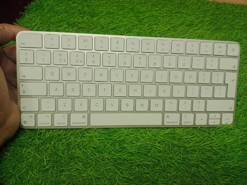 apple magic 3 keyboard Bluetooth wireless rechargable keyboard 1