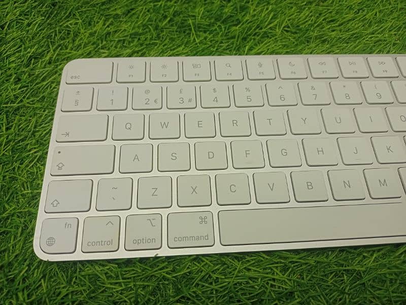 apple magic 3 keyboard Bluetooth wireless rechargable keyboard 3