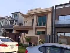 10MARLA DOUBLE STORY HOUSE IS AVAILABLE FOR SALE IN KHAYABAN-E-AMIN M BLOCK AT PRIME LOCATION