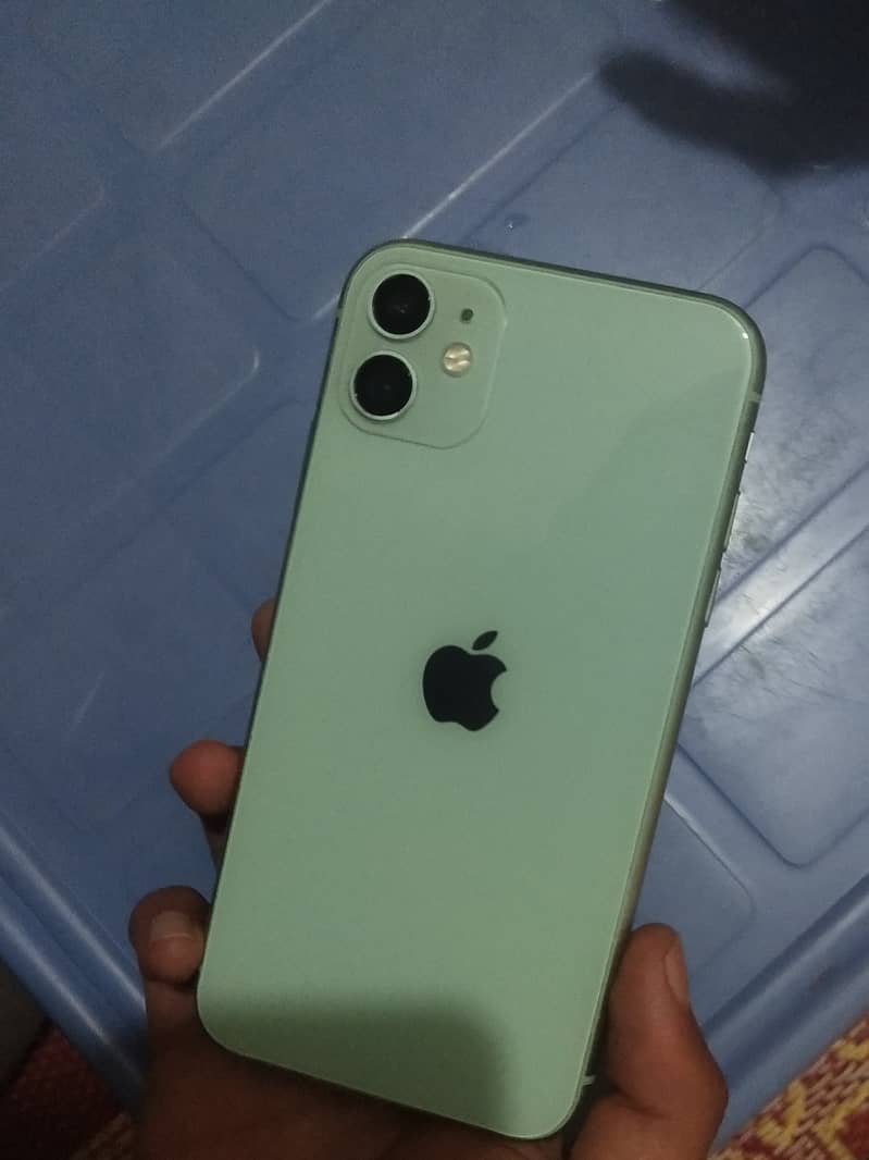 iPhone 11 in best condition non pta 128 gb 0