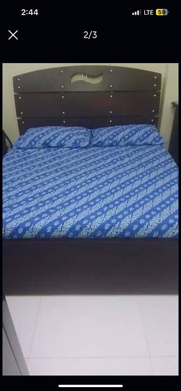 Queen bed for sale 1