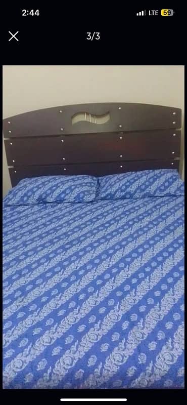 Queen bed for sale 2