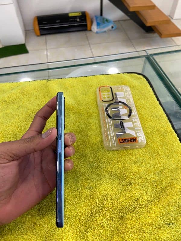 redmi note 11 6gb128gb with box charger nhi hai for sale need cash 2