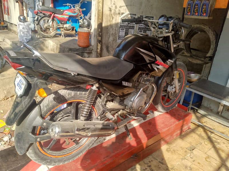 asalam u alikum I am selling Yamaha Ybr g in mint condition 4