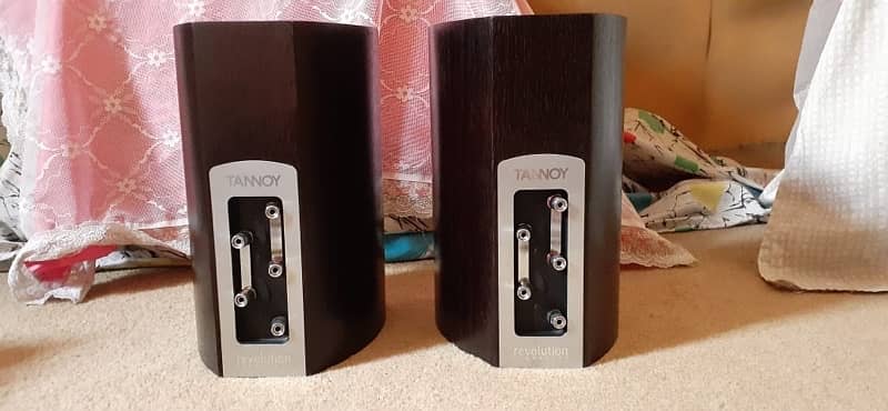 TANNOY signature bookshelf Spekers pair 5