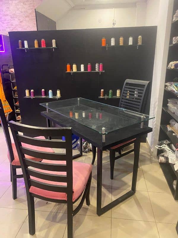 boutique table and  chairs or racks and dummys for sale 5