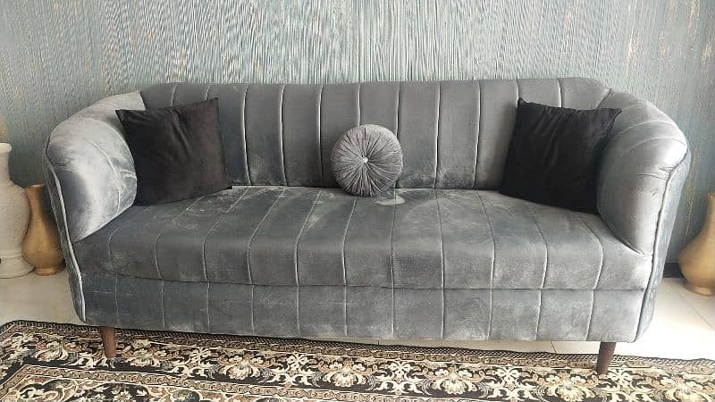 velvet sofa set + table 0