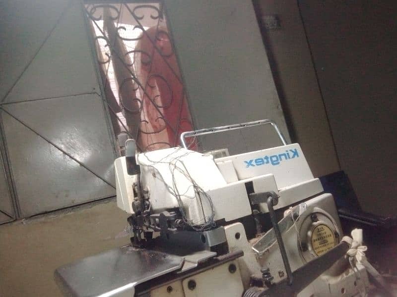 Kingtace silai machine and overlak machine ! Urgent sale 1