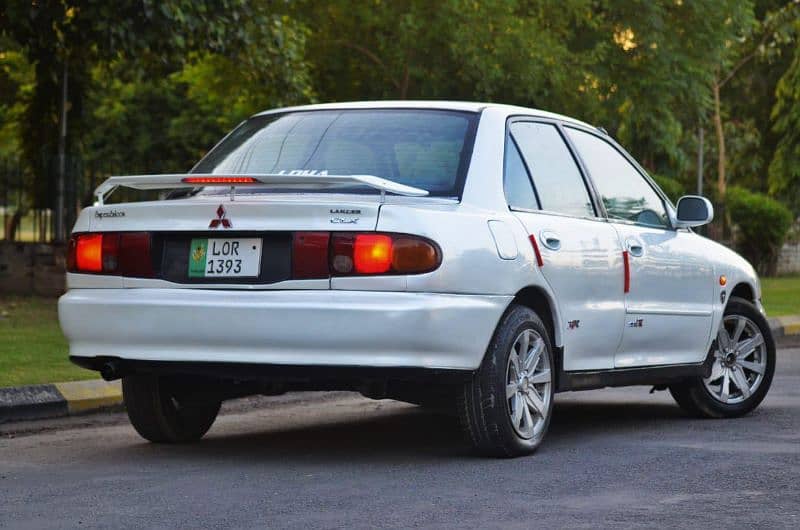 Mitsubishi Lancer 1993 1