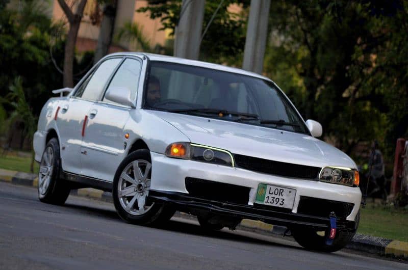 Mitsubishi Lancer 1993 3