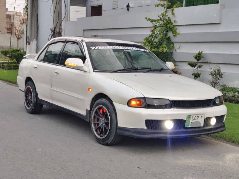 Mitsubishi Lancer 1993 6