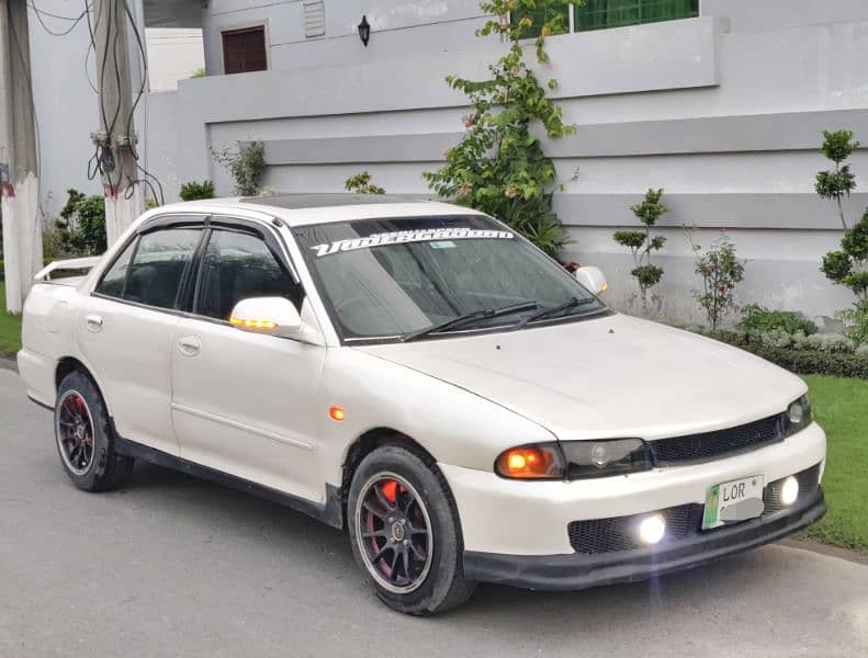 Mitsubishi Lancer 1993 9